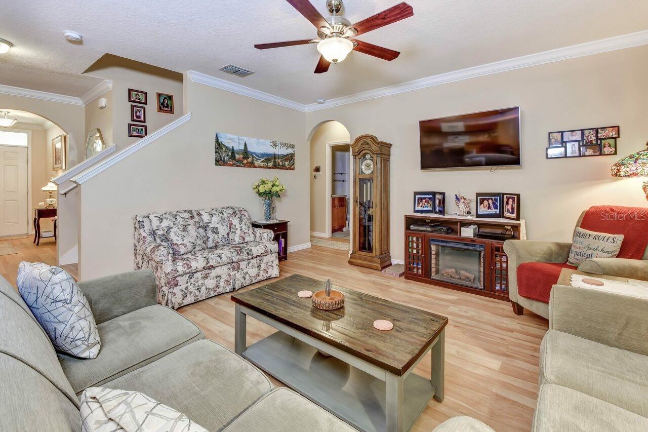 Image 5 of 46 For 831 Oak Hollow Loop