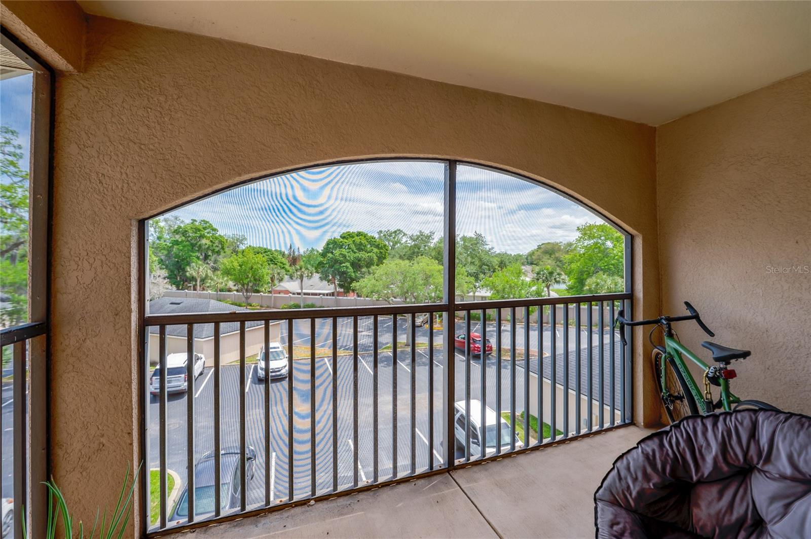 Image 11 of 26 For 940 Village Trail 4-301