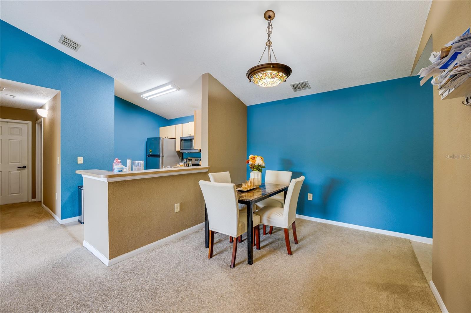 Image 4 of 26 For 940 Village Trail 4-301