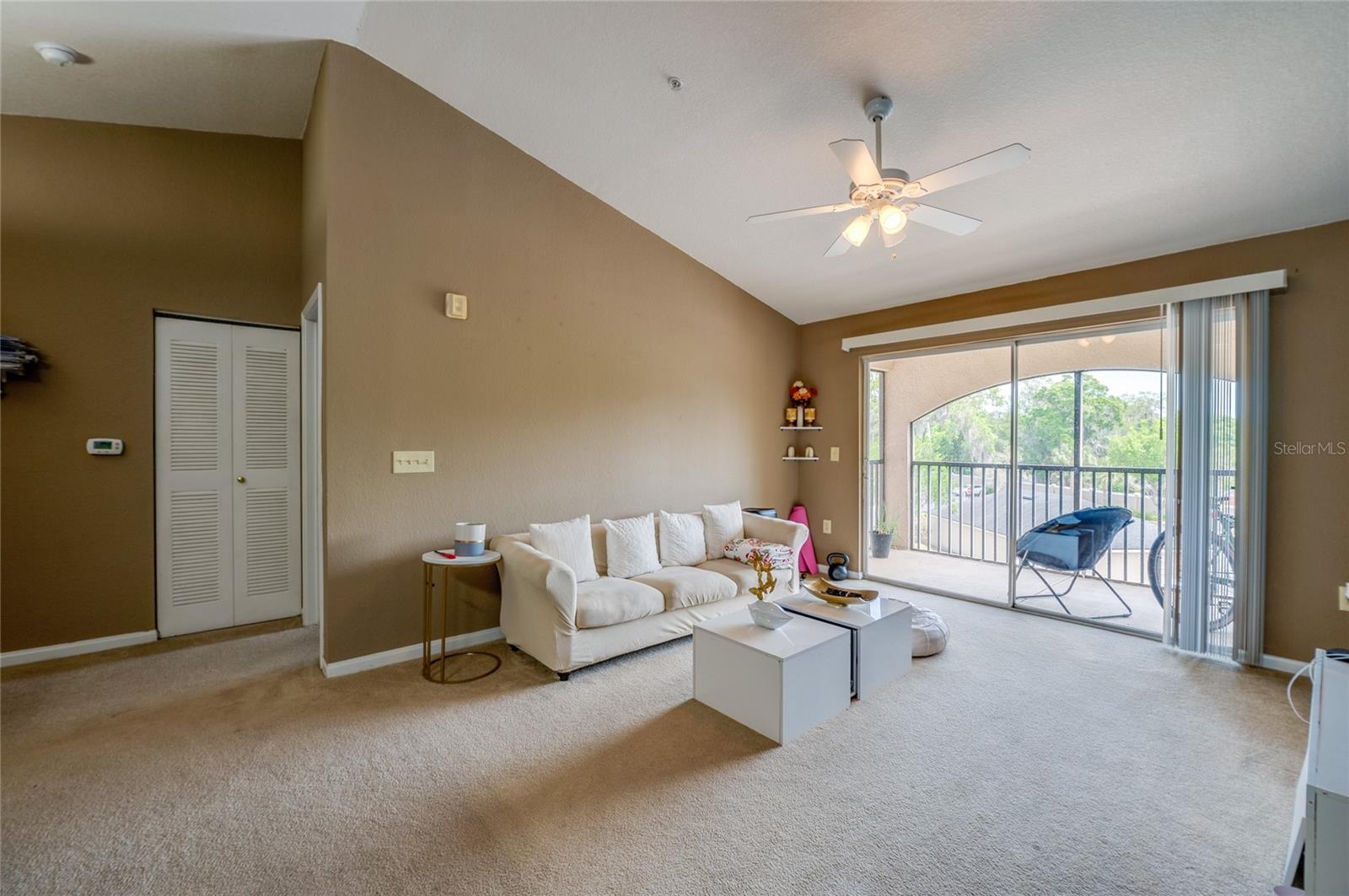 Image 7 of 26 For 940 Village Trail 4-301