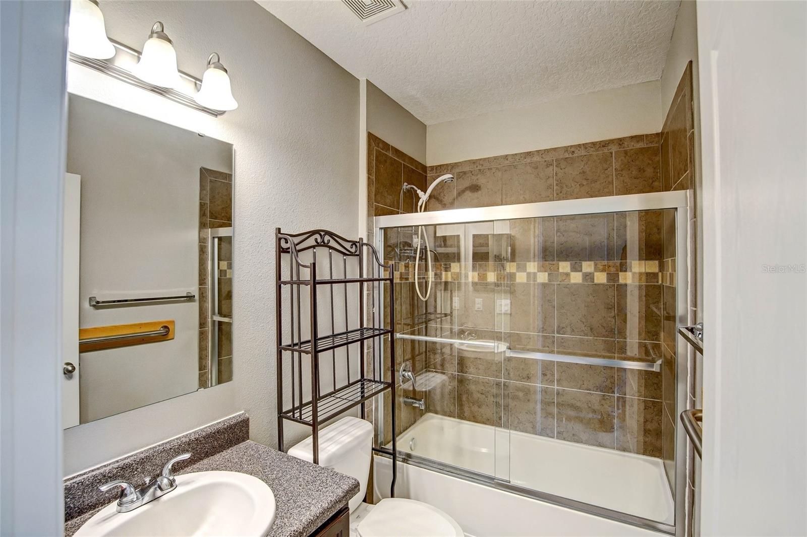 Image 19 of 25 For 103 Blanco Drive