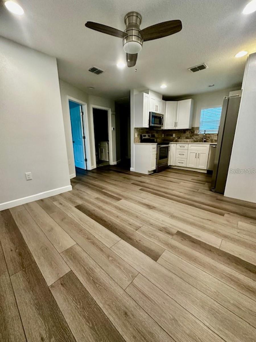 Image 3 of 15 For 1415 Adelle Avenue B