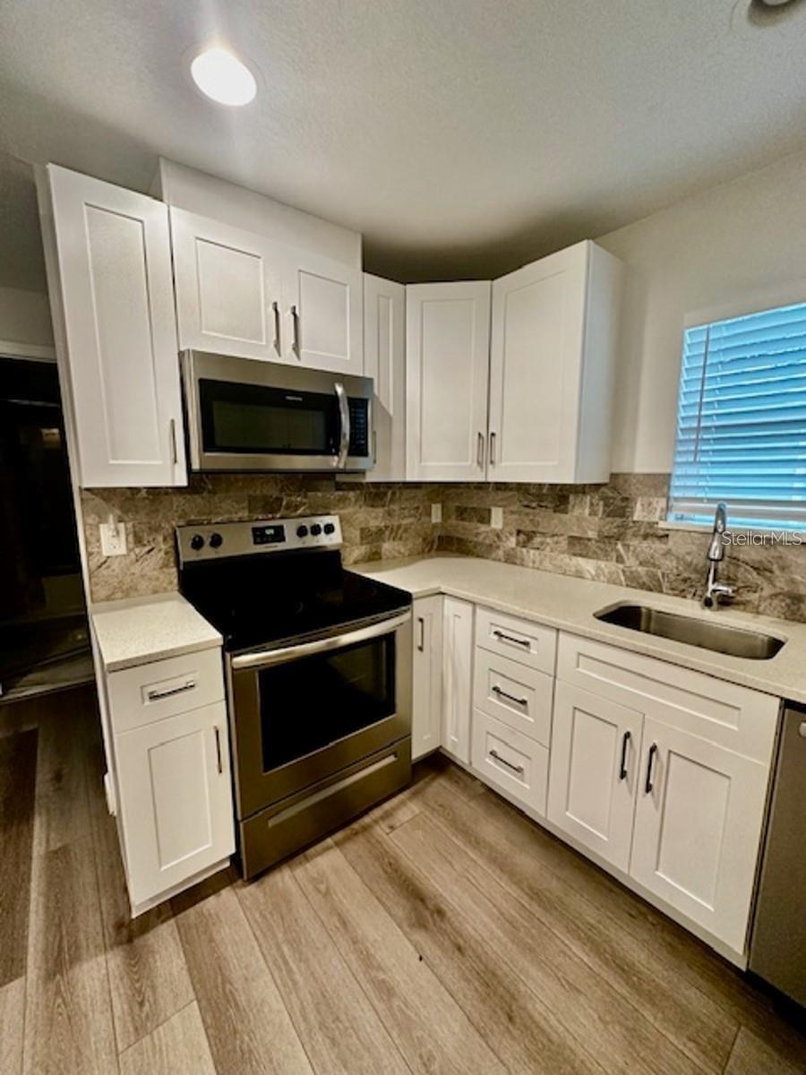 Image 4 of 15 For 1415 Adelle Avenue B