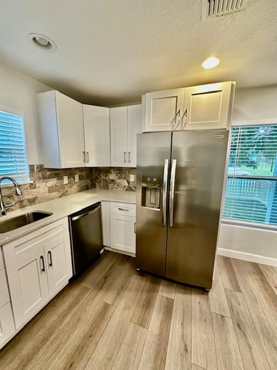 Image 5 of 15 For 1415 Adelle Avenue B