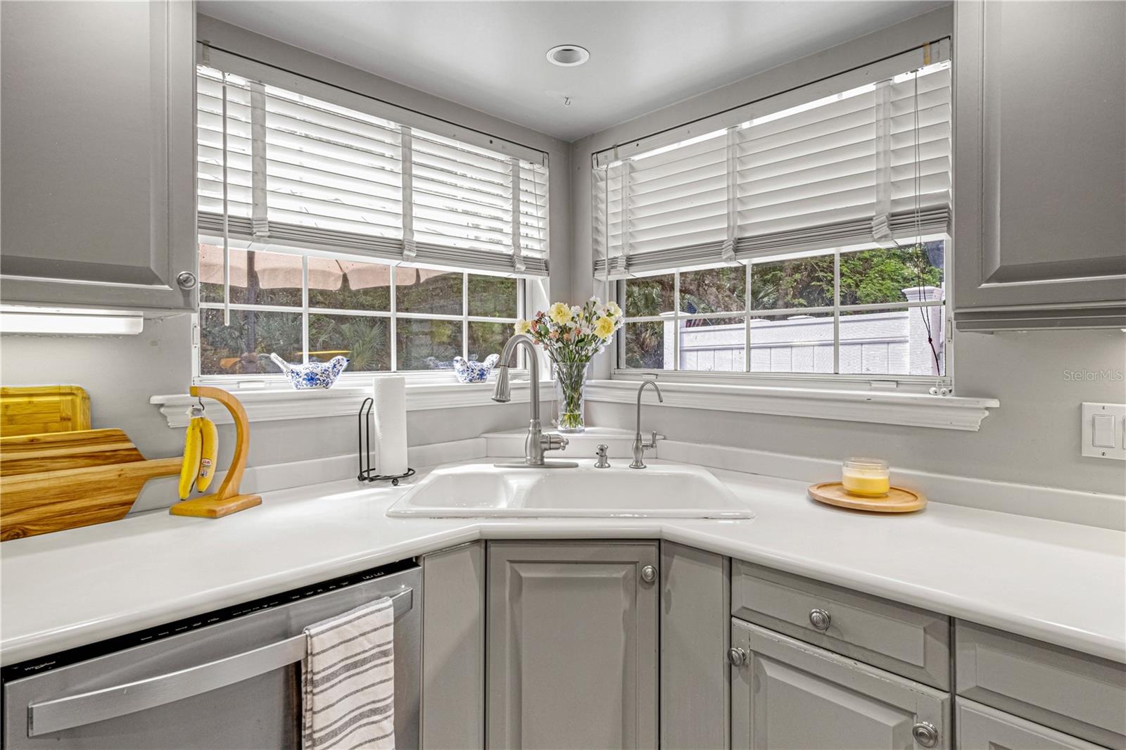 Listing photo id 17 for 649 Charmagne Lane