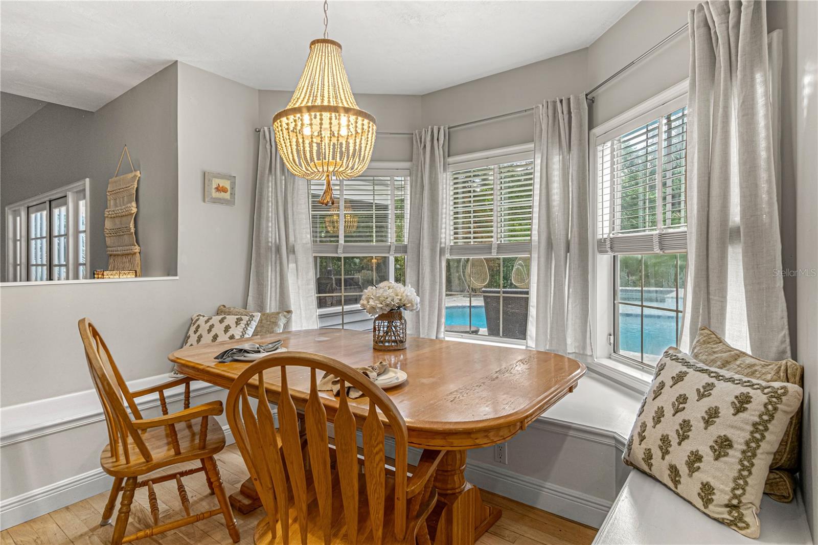Listing photo id 19 for 649 Charmagne Lane
