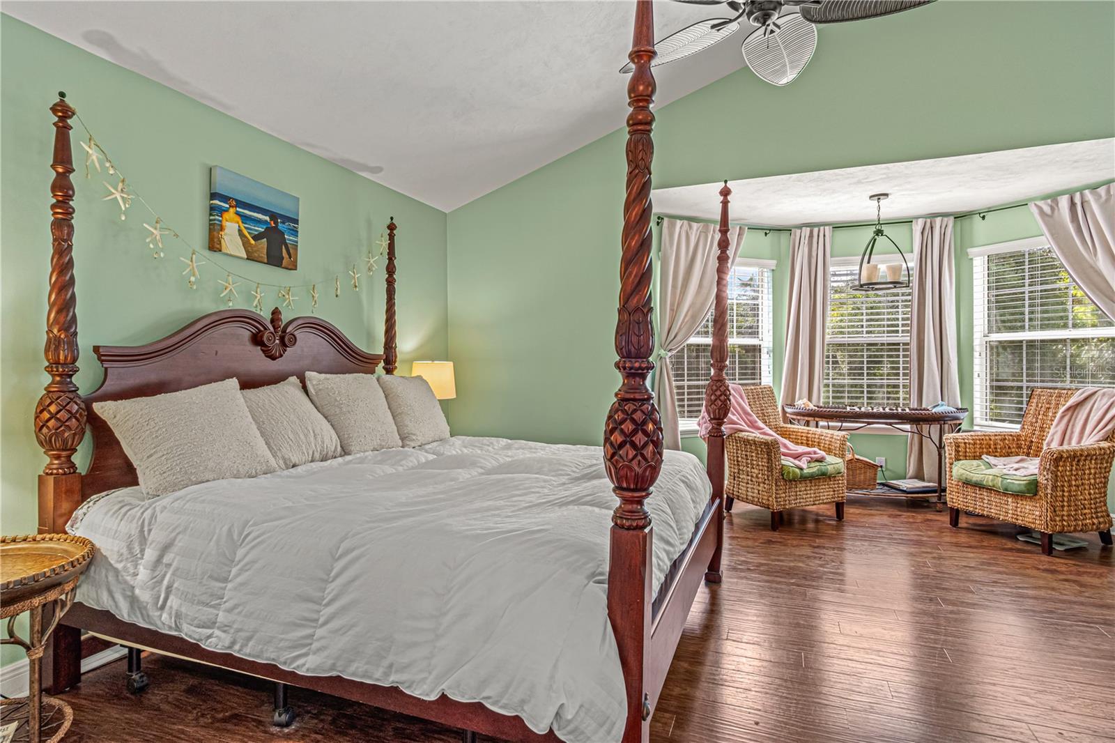 Listing photo id 21 for 649 Charmagne Lane