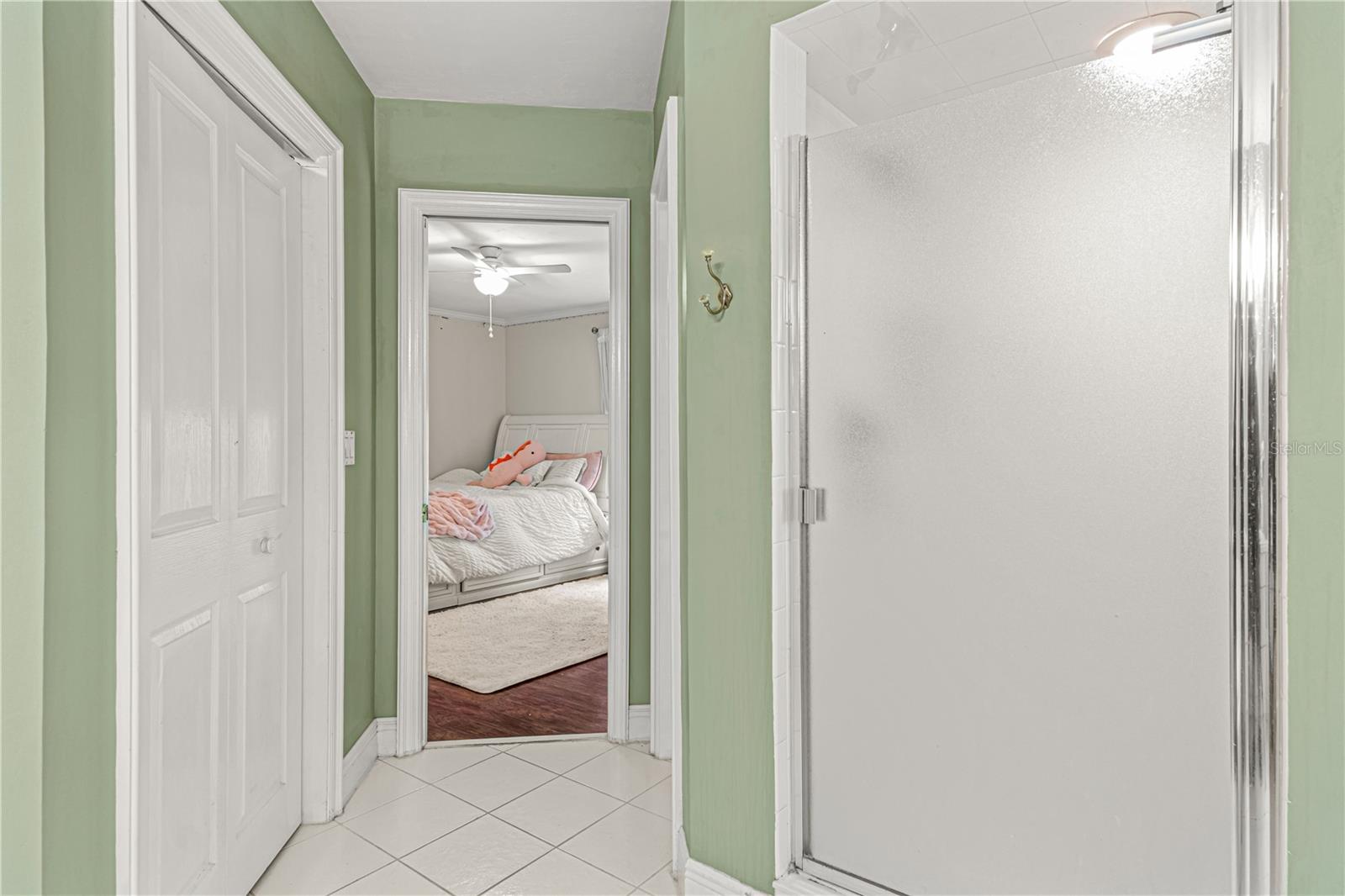 Listing photo id 28 for 649 Charmagne Lane