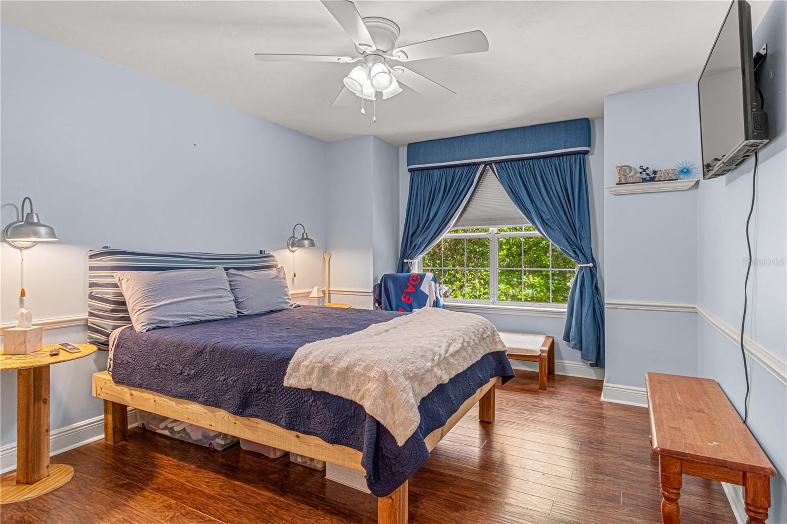 Listing photo id 31 for 649 Charmagne Lane