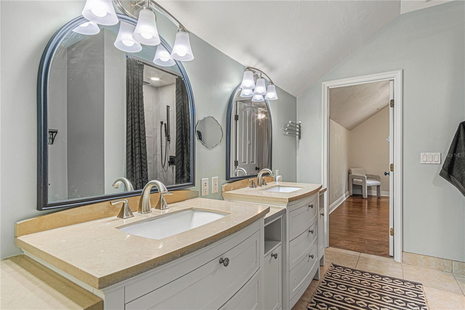 Listing photo id 32 for 649 Charmagne Lane