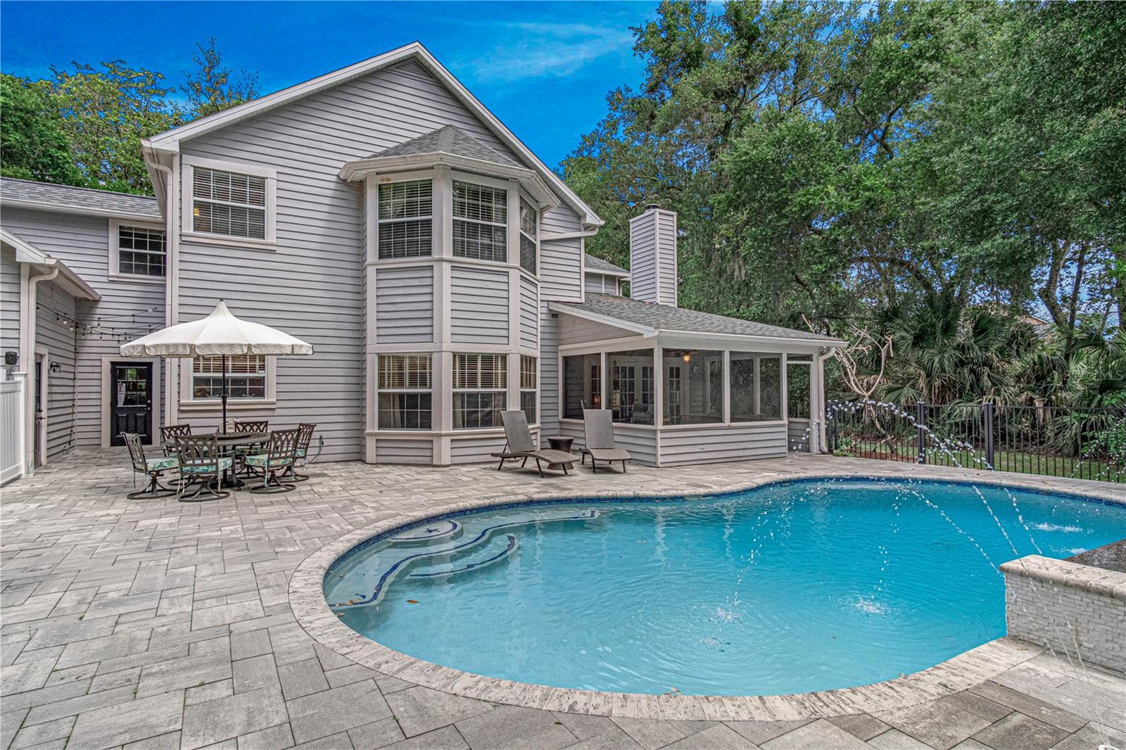 Listing photo id 41 for 649 Charmagne Lane