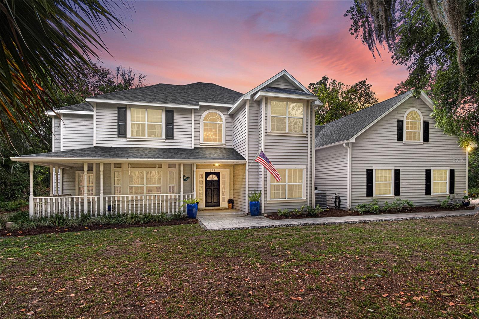 Listing photo id 49 for 649 Charmagne Lane