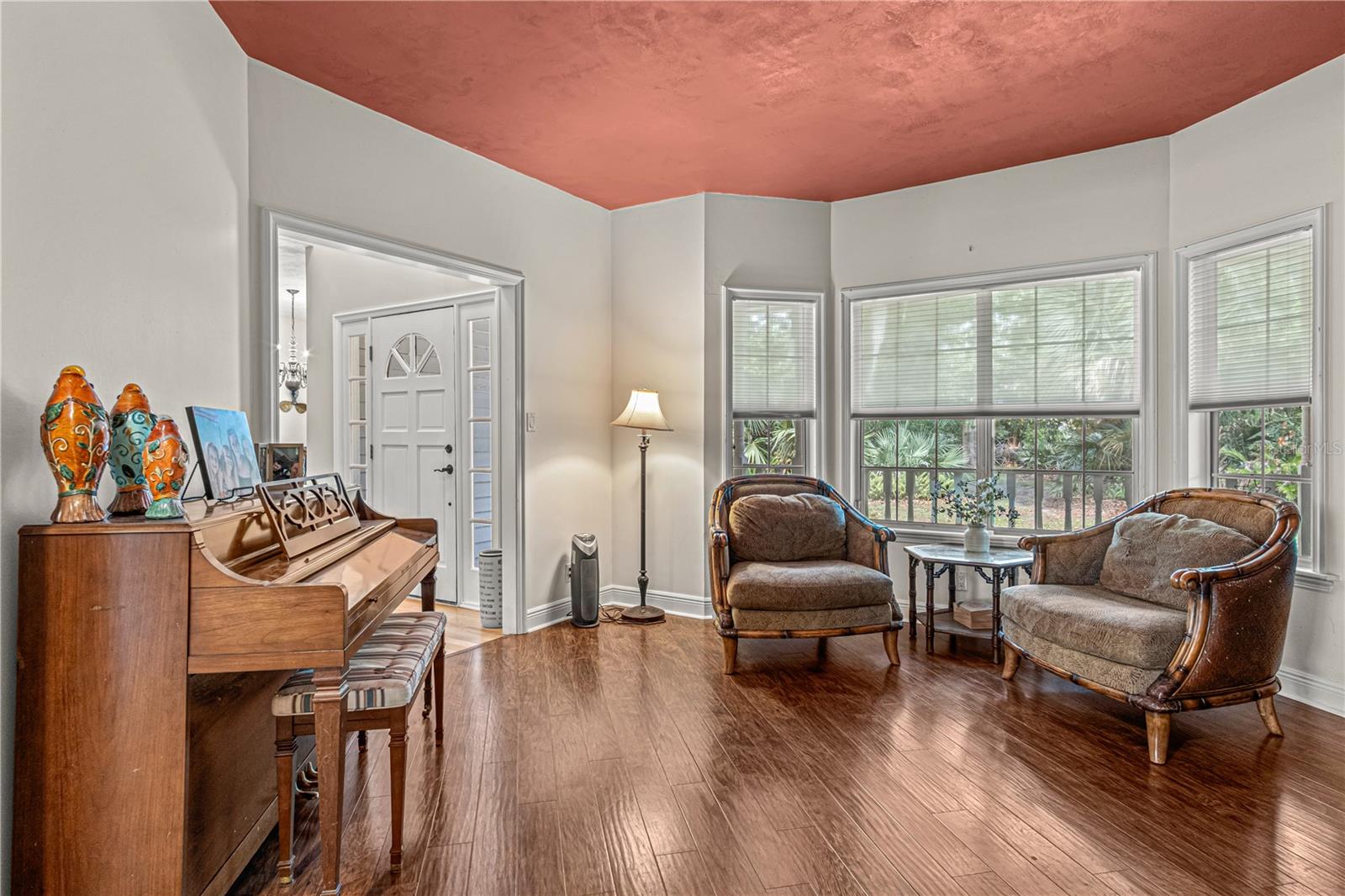 Listing photo id 7 for 649 Charmagne Lane