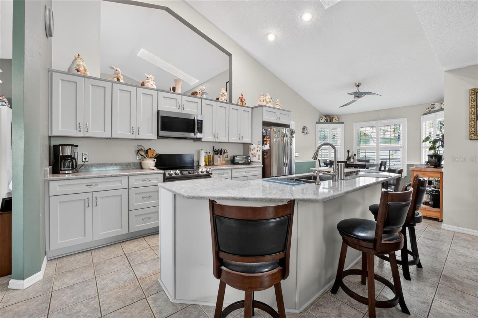 Image 11 of 52 For 994 Sweetbrier Drive