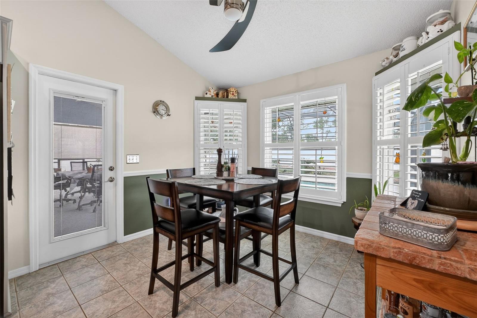 Image 12 of 52 For 994 Sweetbrier Drive