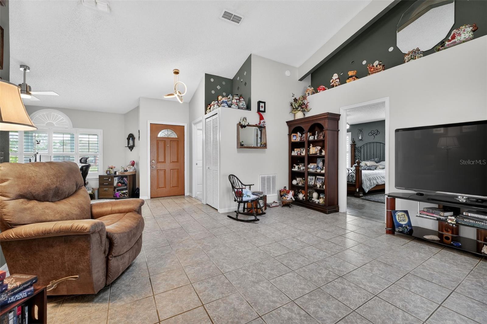 Image 14 of 52 For 994 Sweetbrier Drive