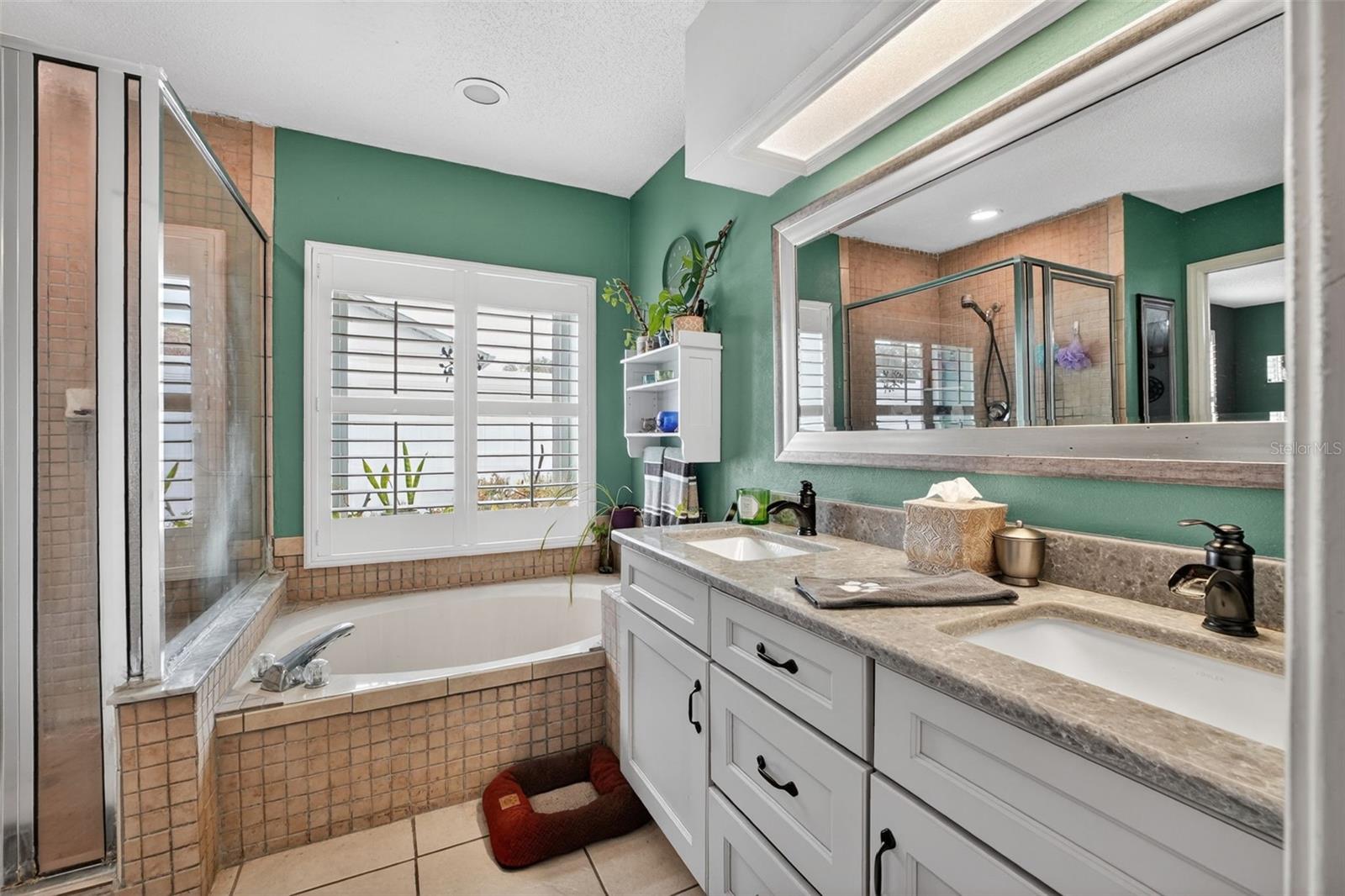 Image 18 of 52 For 994 Sweetbrier Drive