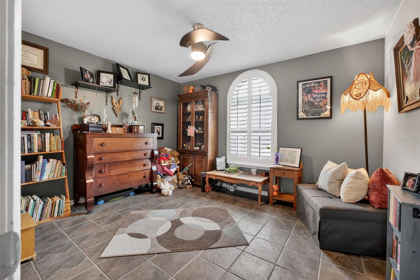 Image 22 of 52 For 994 Sweetbrier Drive