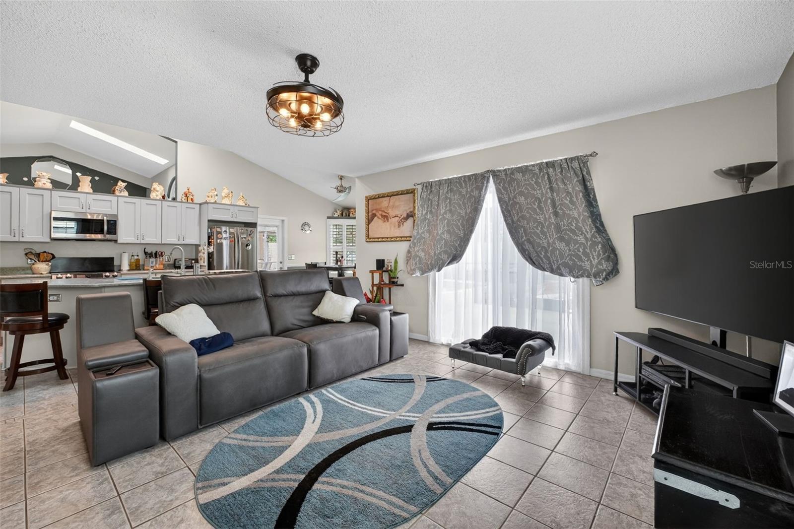 Image 3 of 52 For 994 Sweetbrier Drive