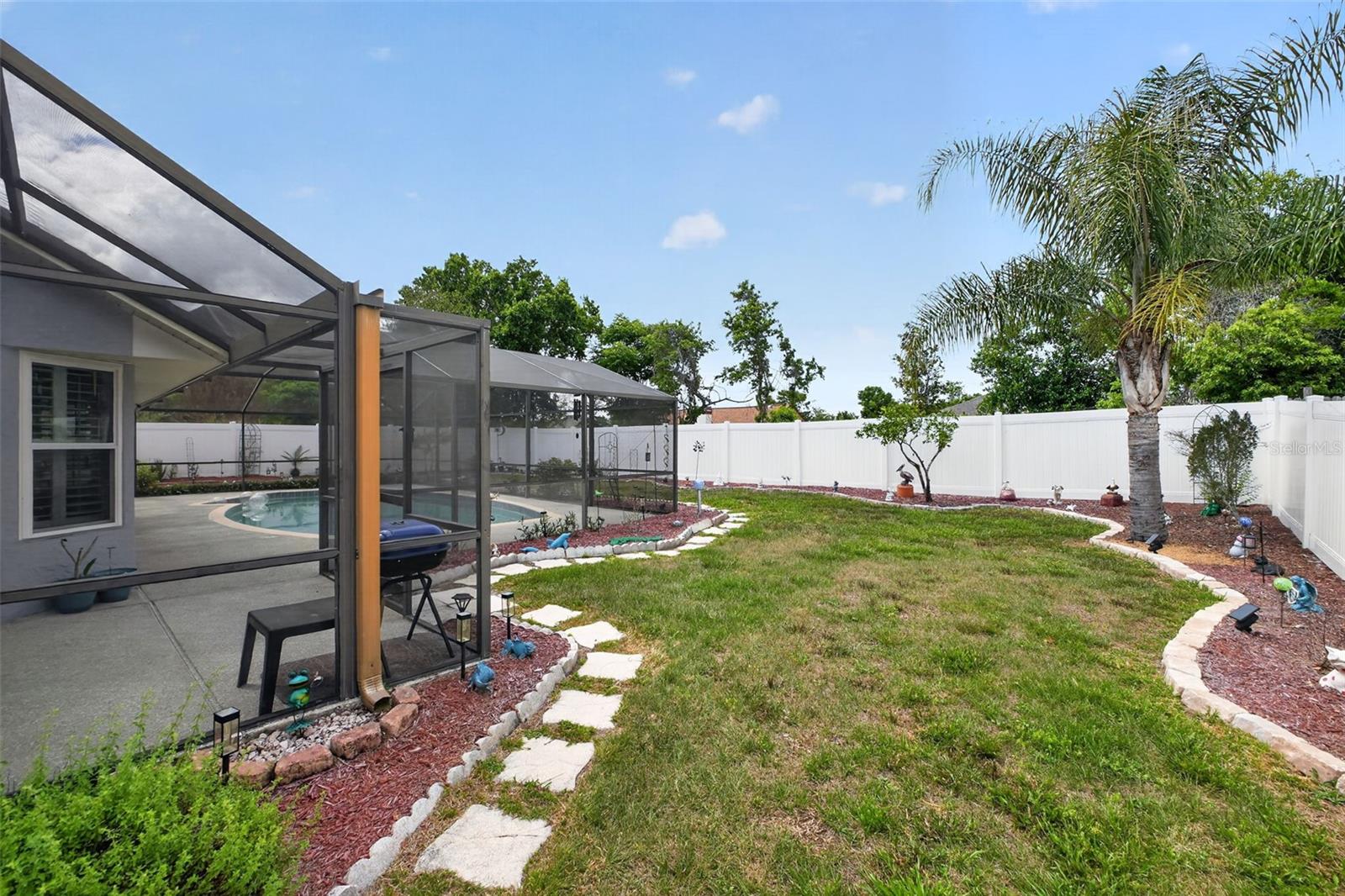 Image 33 of 52 For 994 Sweetbrier Drive