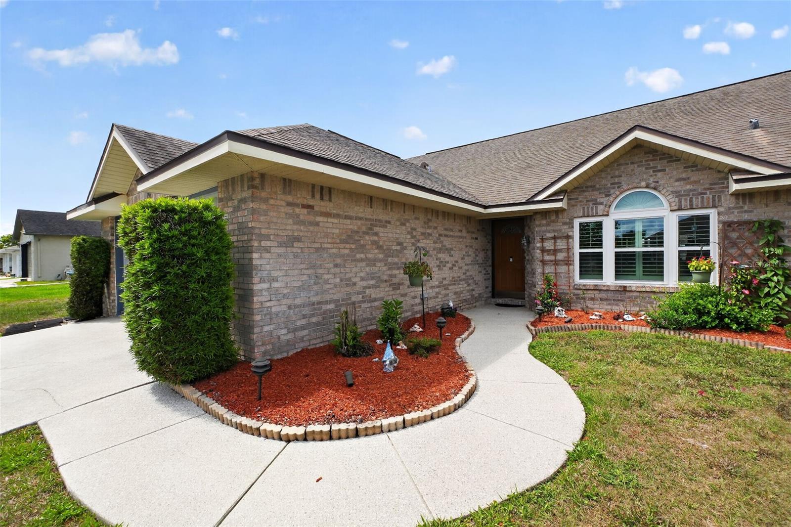 Image 7 of 52 For 994 Sweetbrier Drive