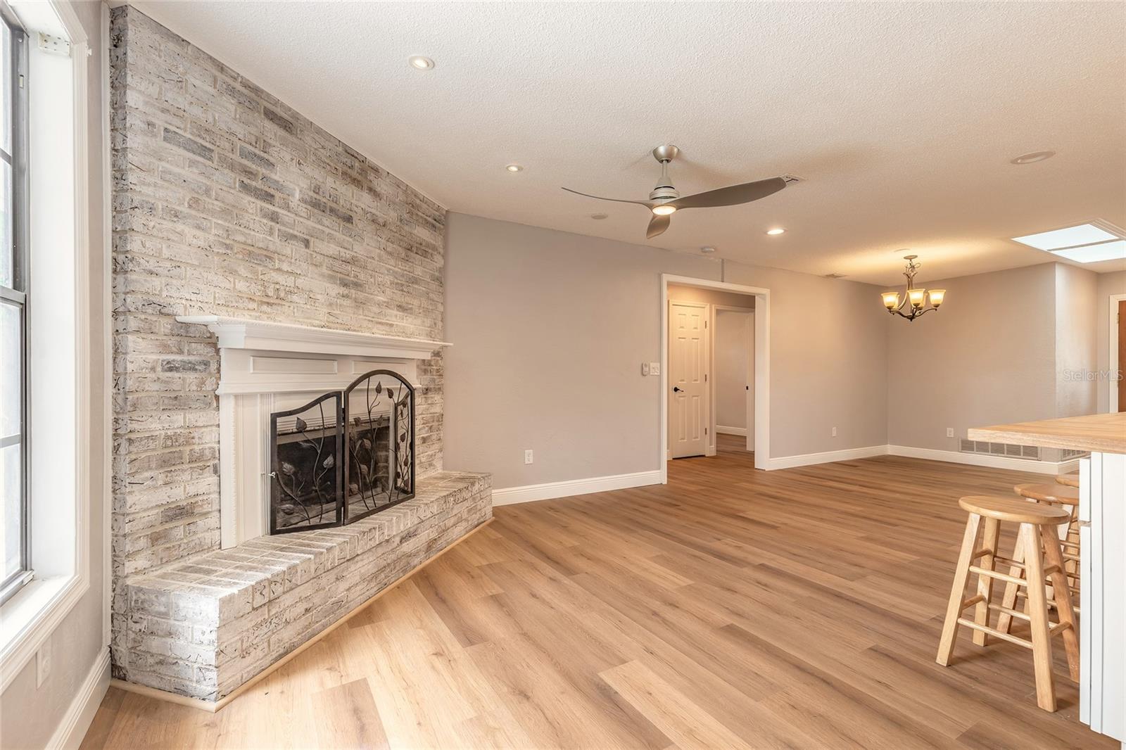 Image 18 of 50 For 350 Sagewood Drive