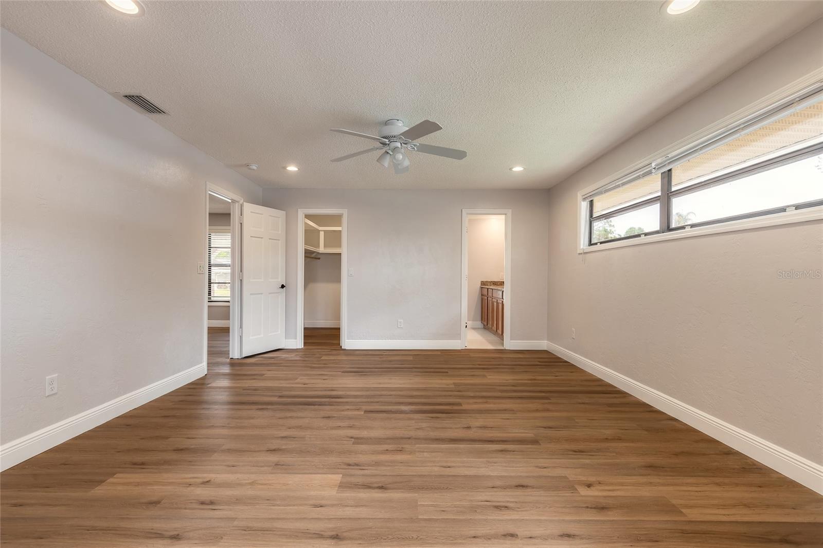 Image 21 of 50 For 350 Sagewood Drive