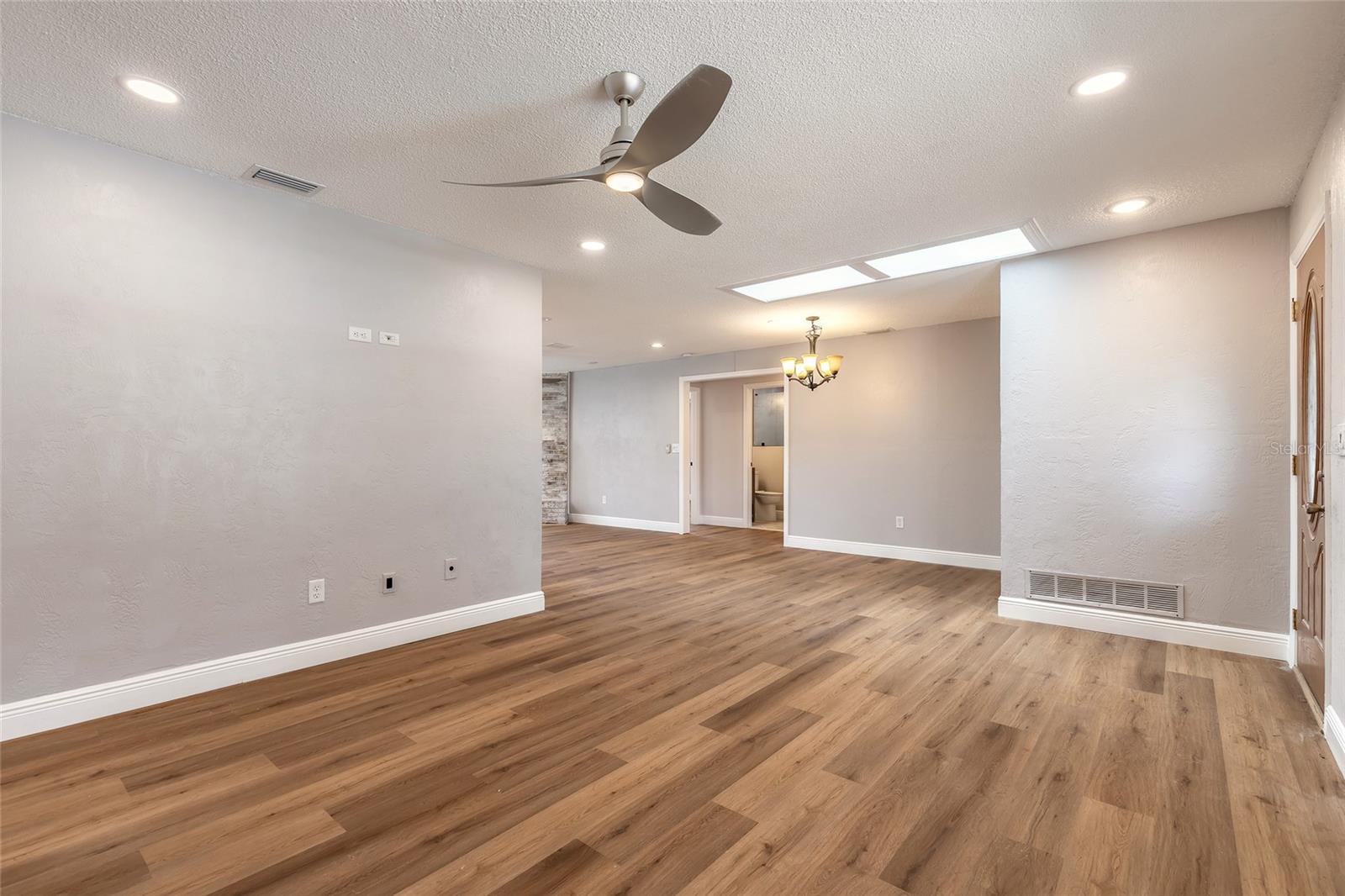 Image 7 of 50 For 350 Sagewood Drive