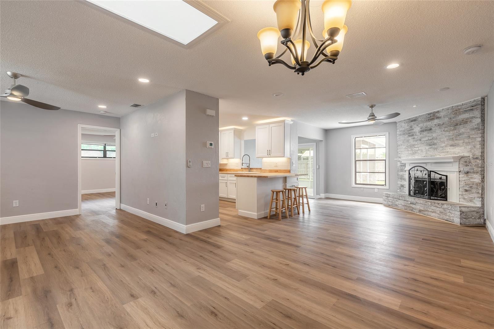 Image 9 of 50 For 350 Sagewood Drive