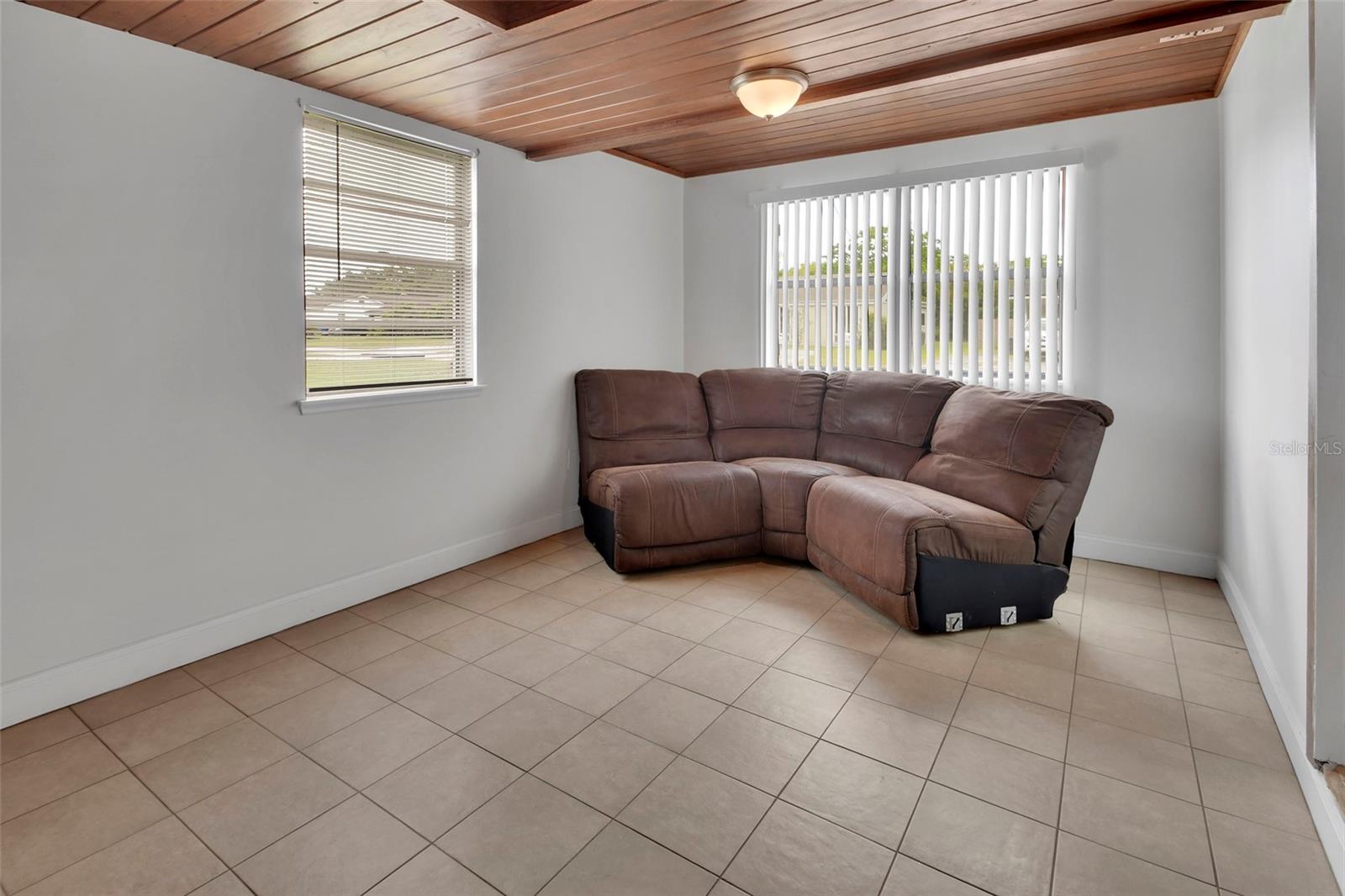 Image 14 of 27 For 44 Narcissus Drive