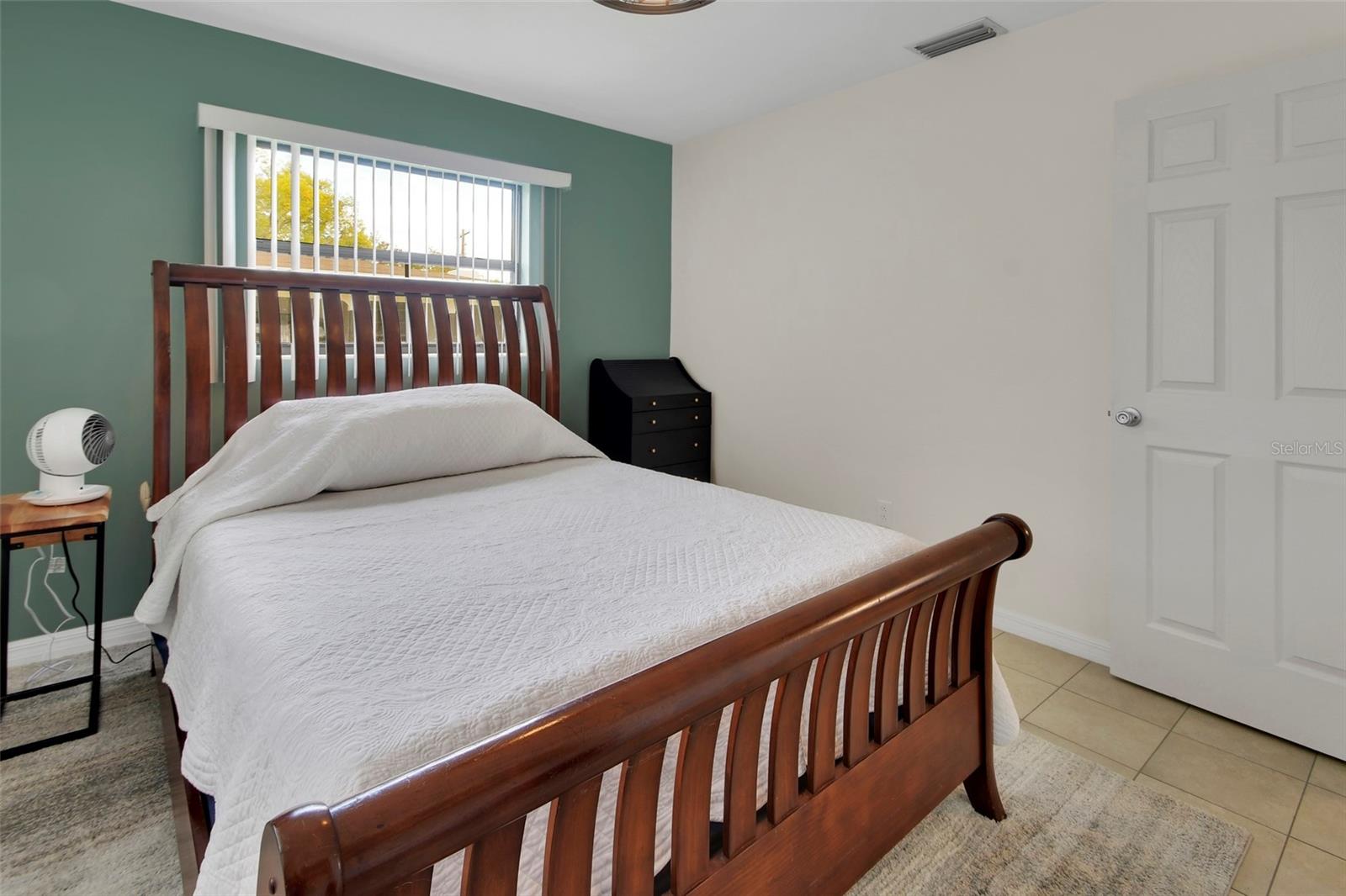 Image 16 of 27 For 44 Narcissus Drive