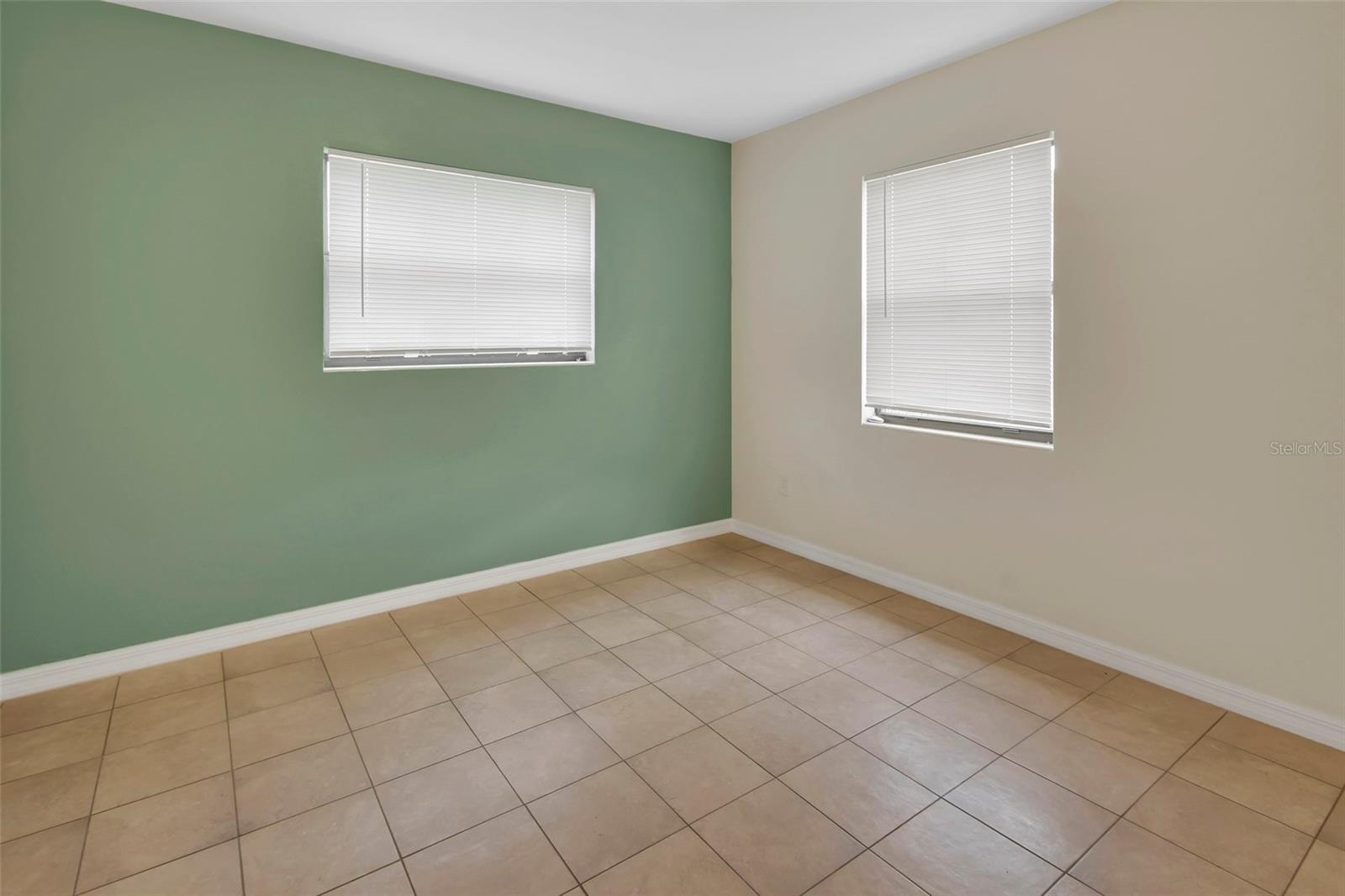 Image 19 of 27 For 44 Narcissus Drive