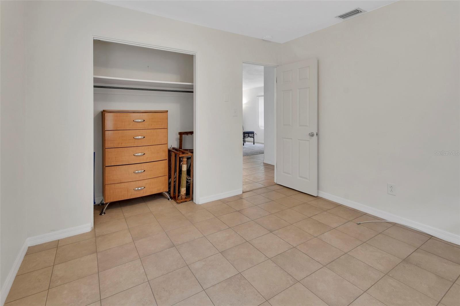 Image 20 of 27 For 44 Narcissus Drive