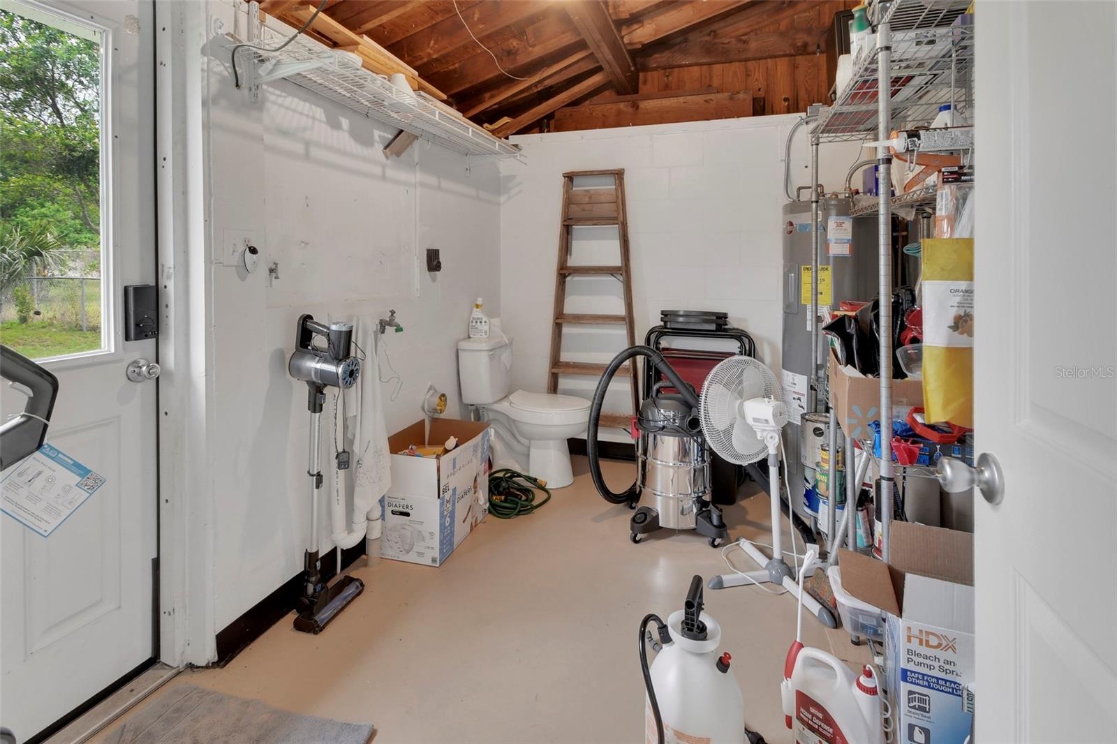 Image 21 of 27 For 44 Narcissus Drive