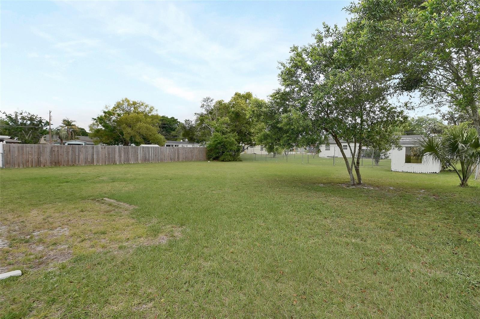 Image 22 of 27 For 44 Narcissus Drive