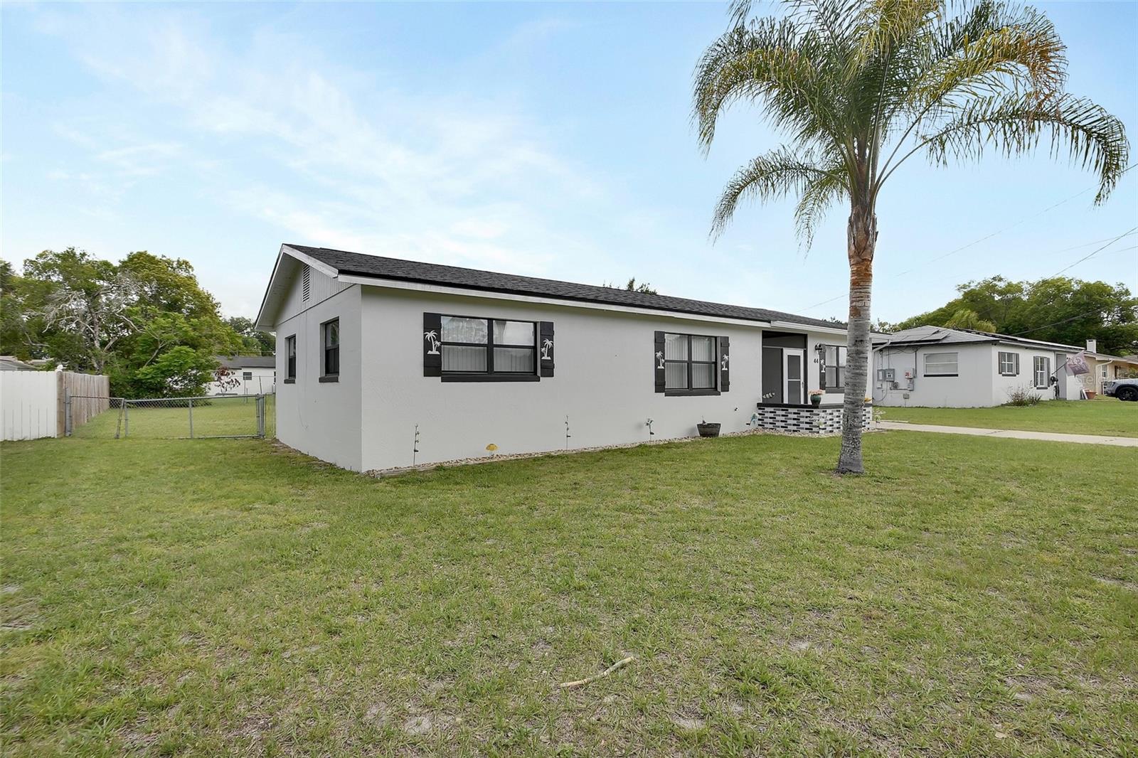 Image 25 of 27 For 44 Narcissus Drive