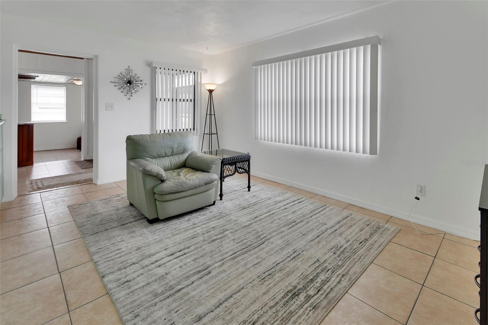 Image 7 of 27 For 44 Narcissus Drive