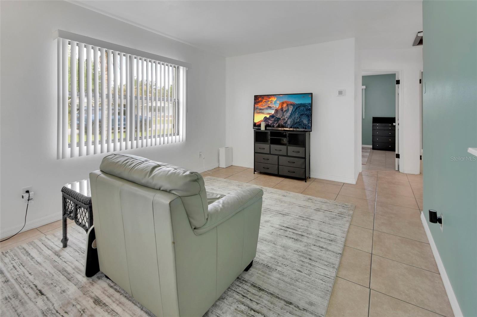 Image 8 of 27 For 44 Narcissus Drive