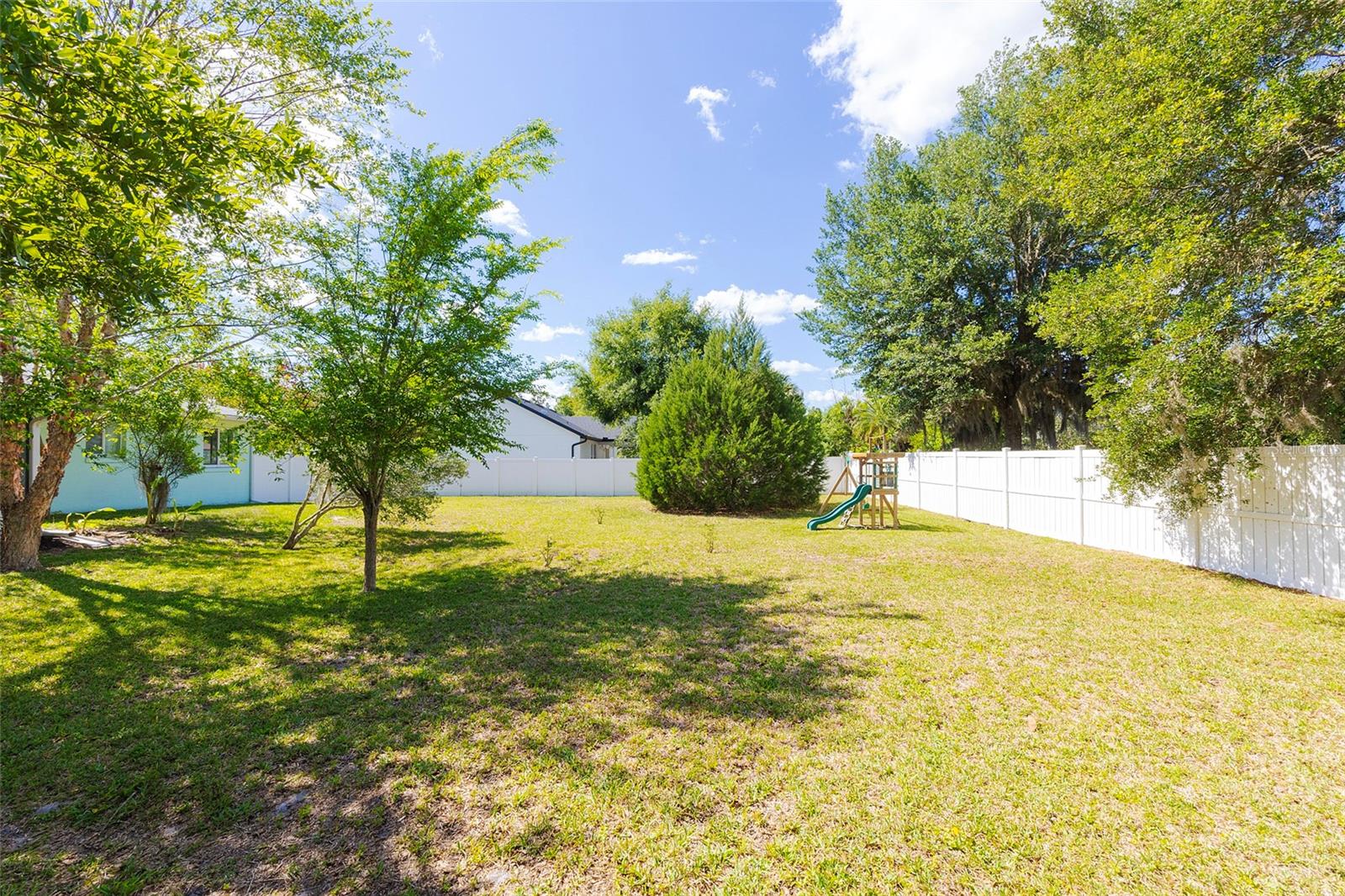 Image 34 of 60 For 1734 Santiago Street