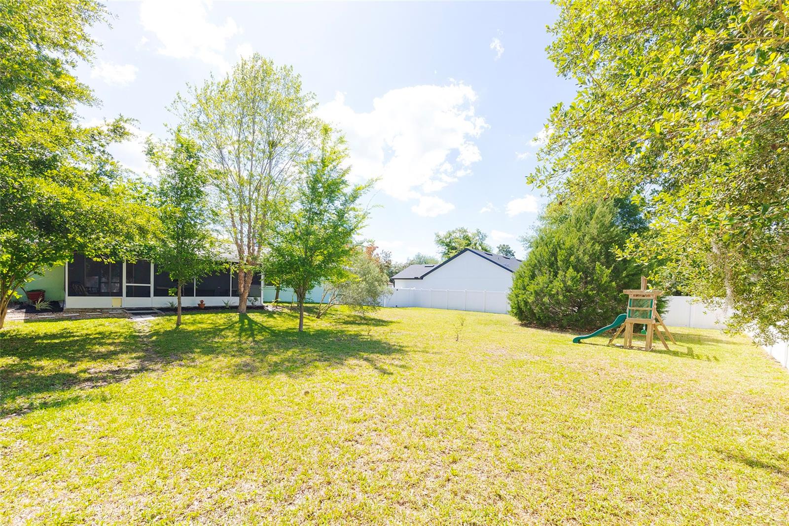 Image 35 of 60 For 1734 Santiago Street