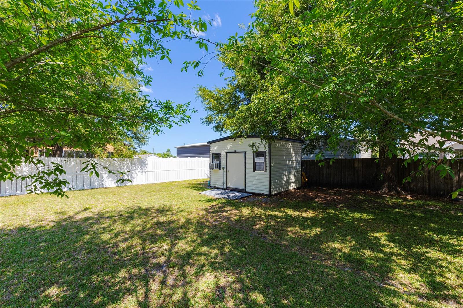 Image 36 of 60 For 1734 Santiago Street