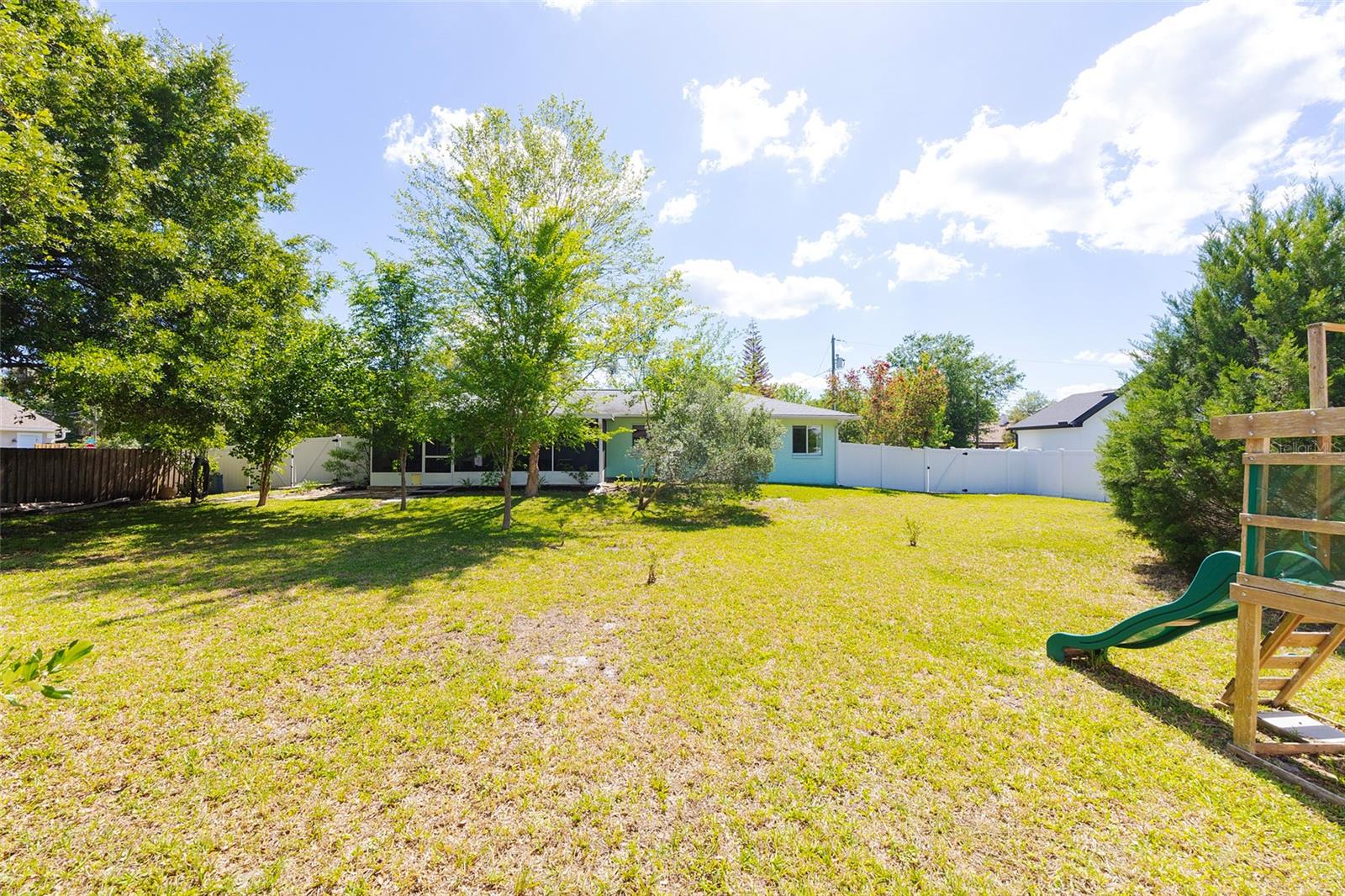 Image 41 of 60 For 1734 Santiago Street