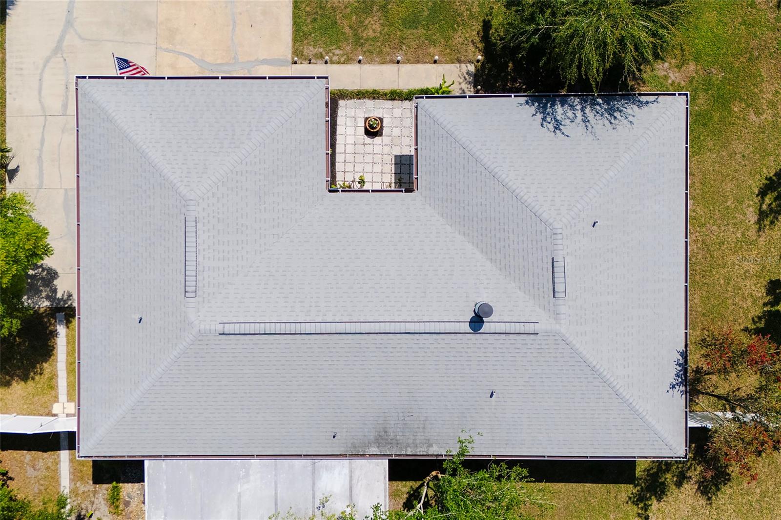 Image 52 of 60 For 1734 Santiago Street