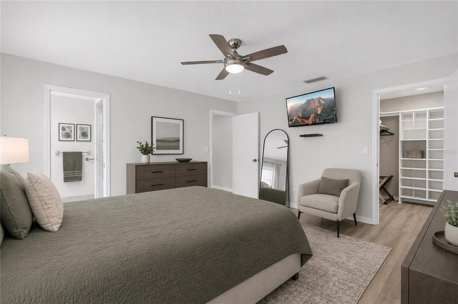 Image 10 of 35 For 801 Palm Grove Court