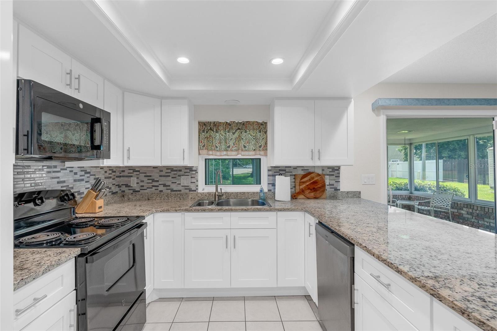 Image 11 of 35 For 801 Palm Grove Court