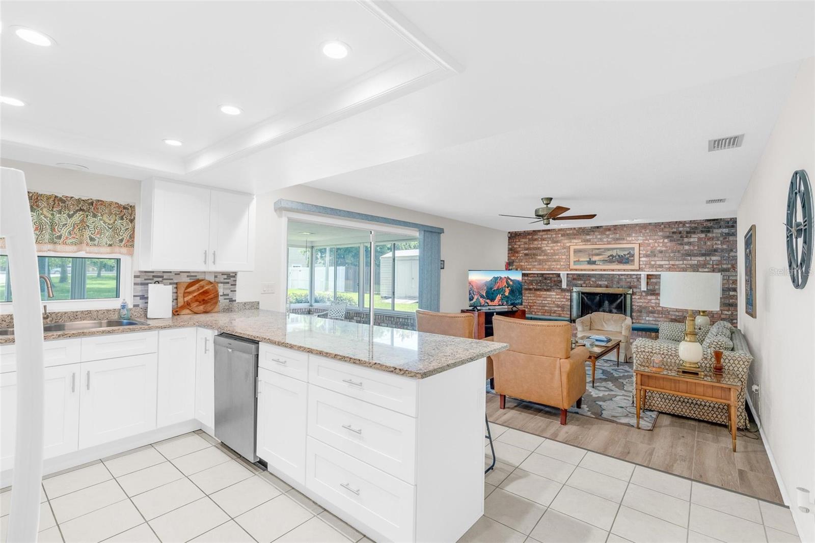 Image 12 of 35 For 801 Palm Grove Court