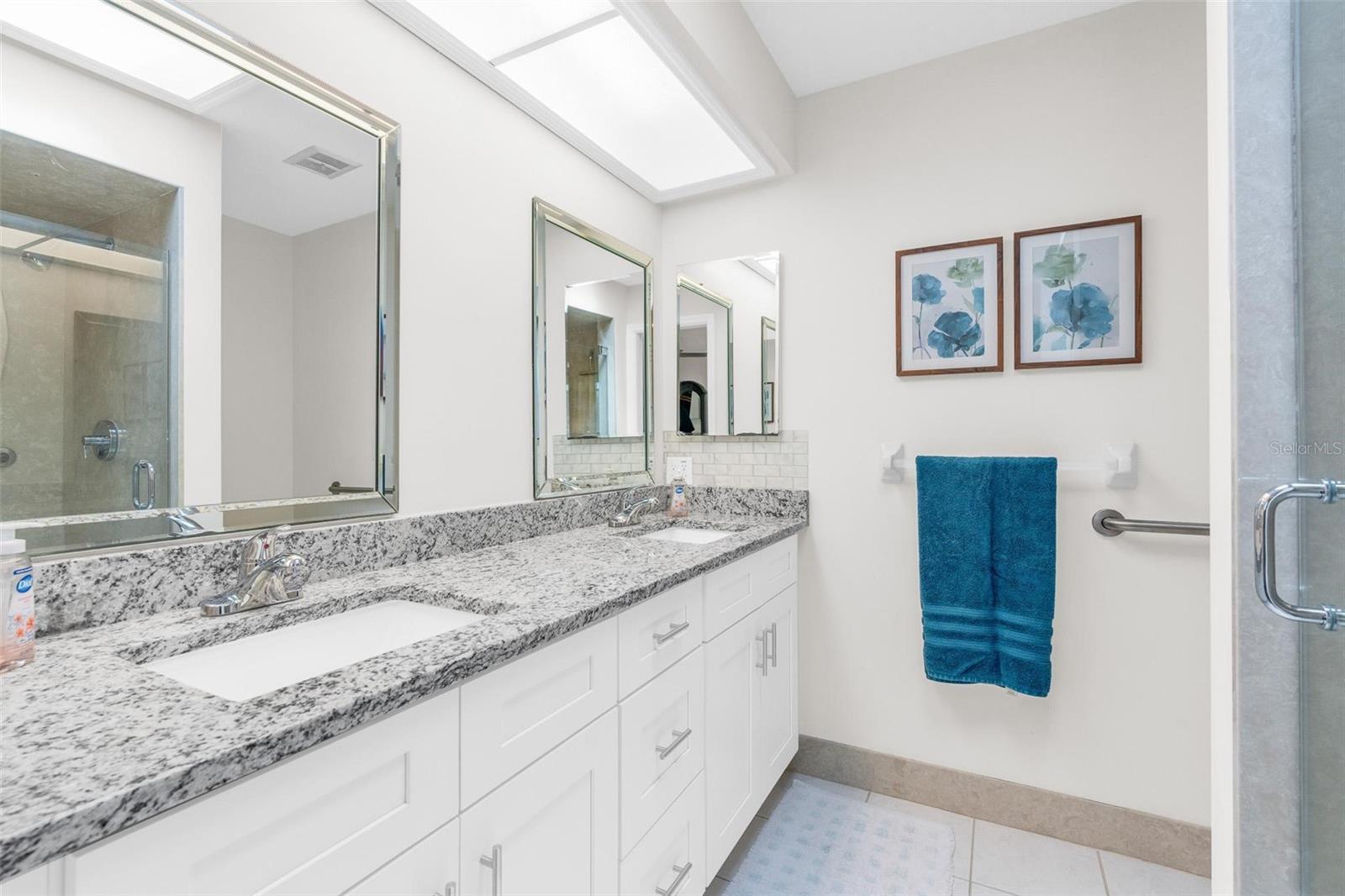 Image 16 of 35 For 801 Palm Grove Court