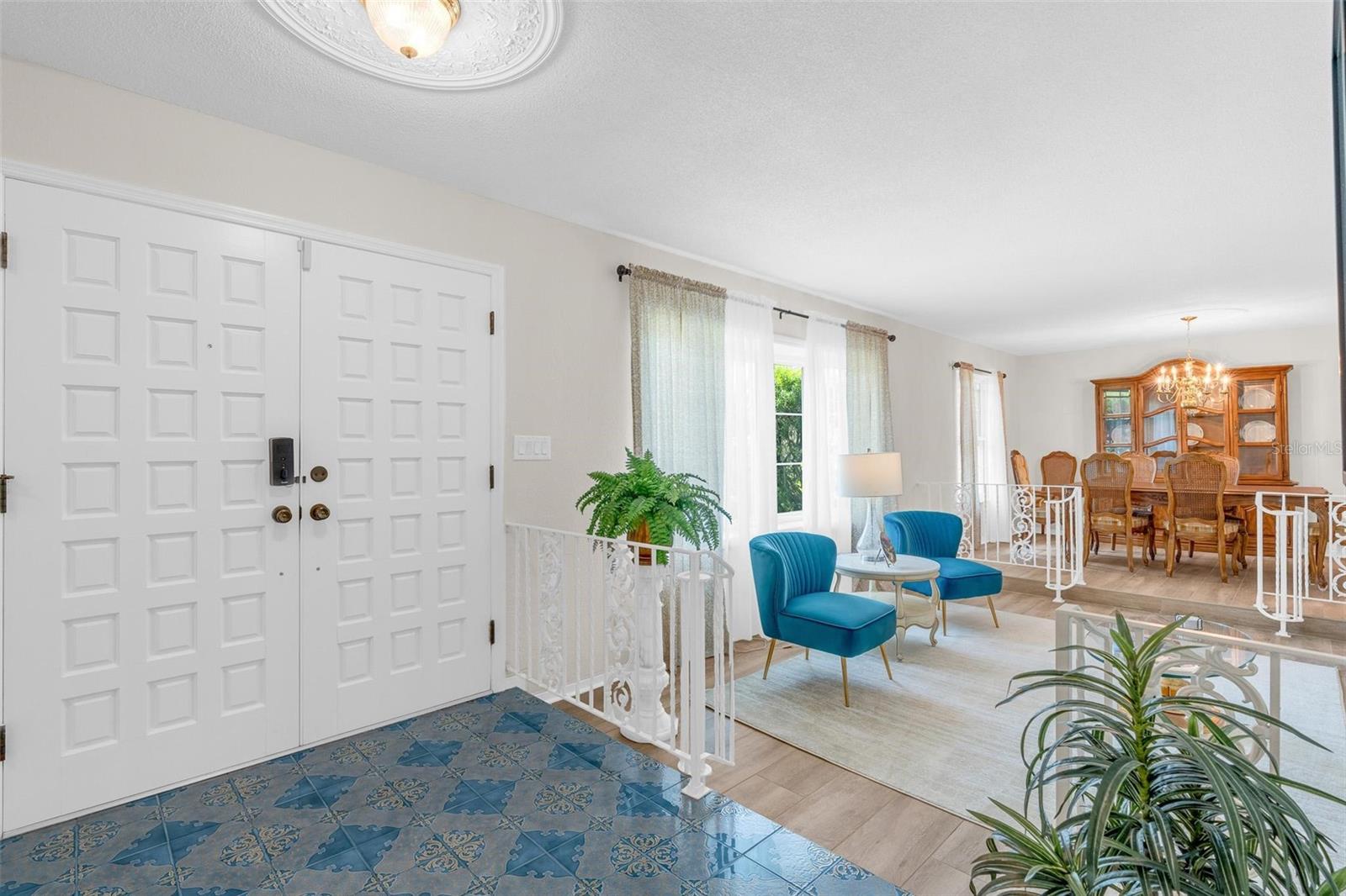 Image 17 of 35 For 801 Palm Grove Court