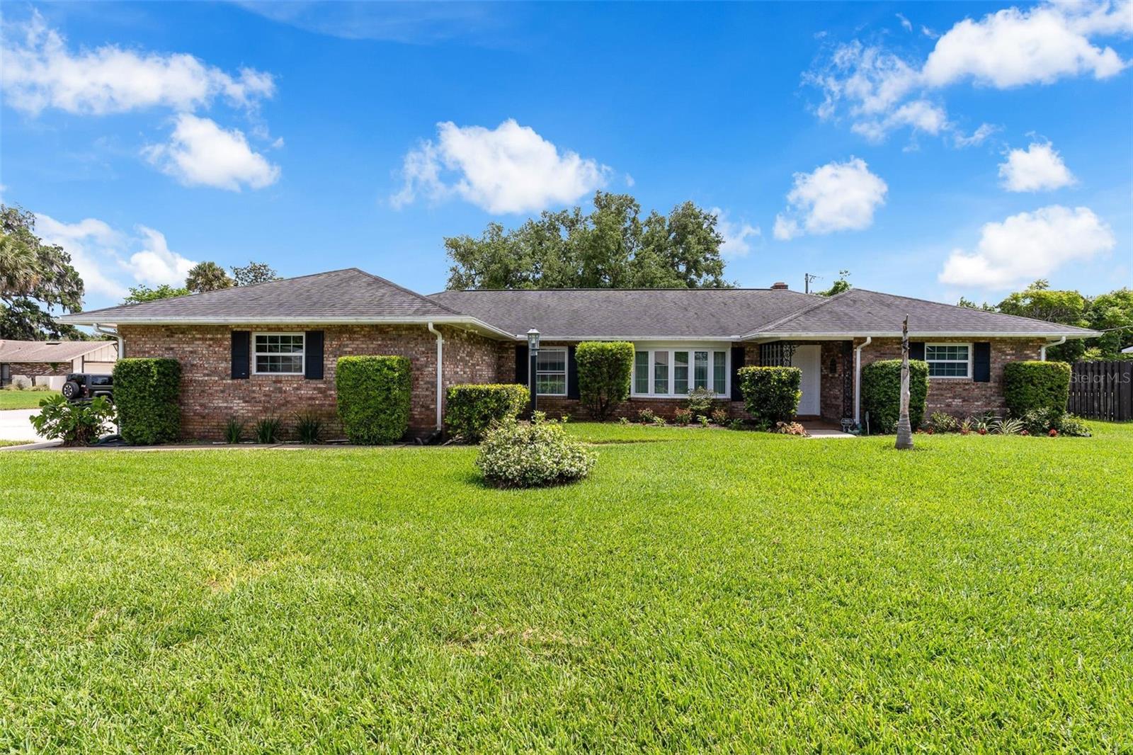 Image 27 of 35 For 801 Palm Grove Court