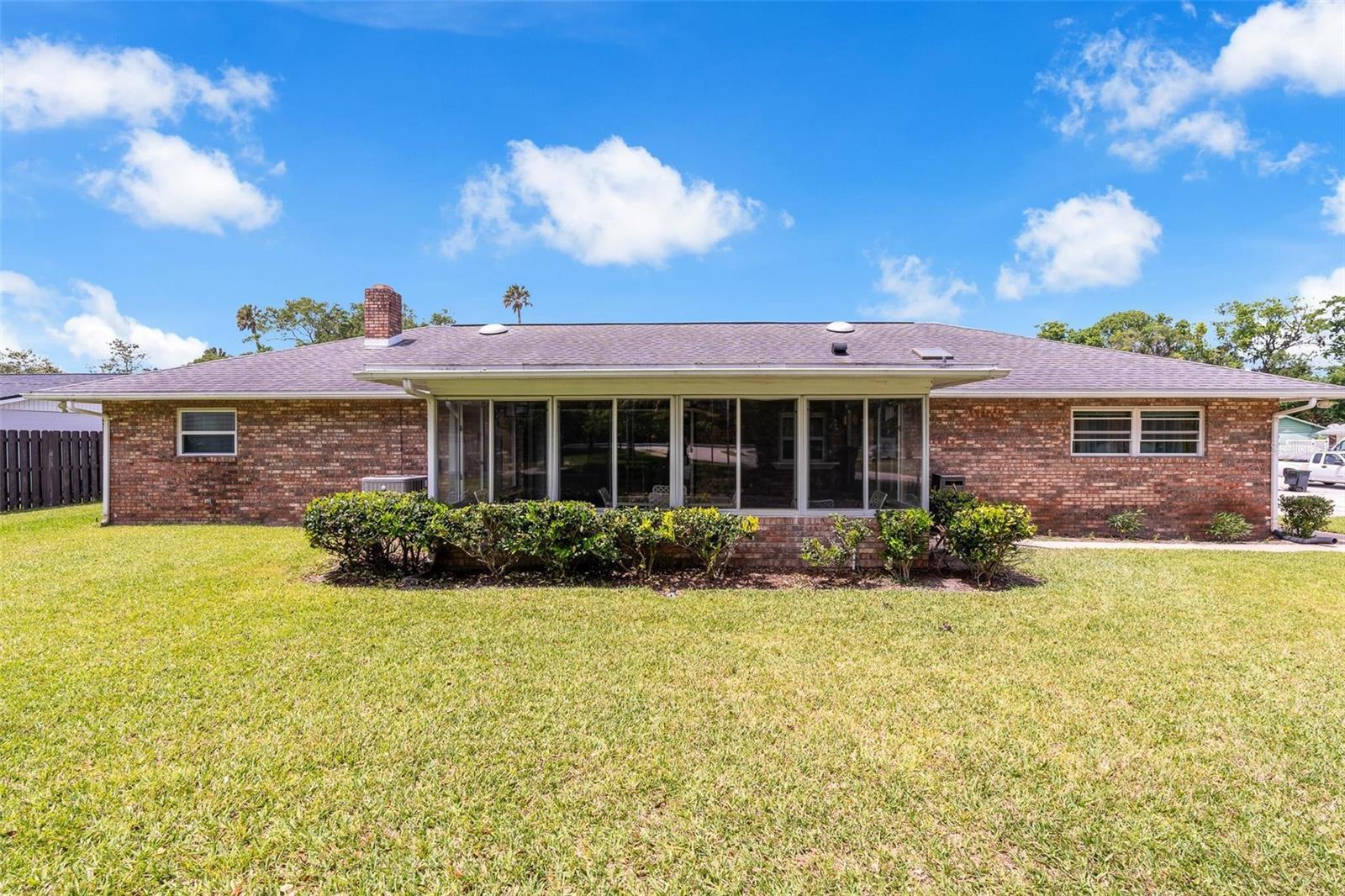 Image 28 of 35 For 801 Palm Grove Court